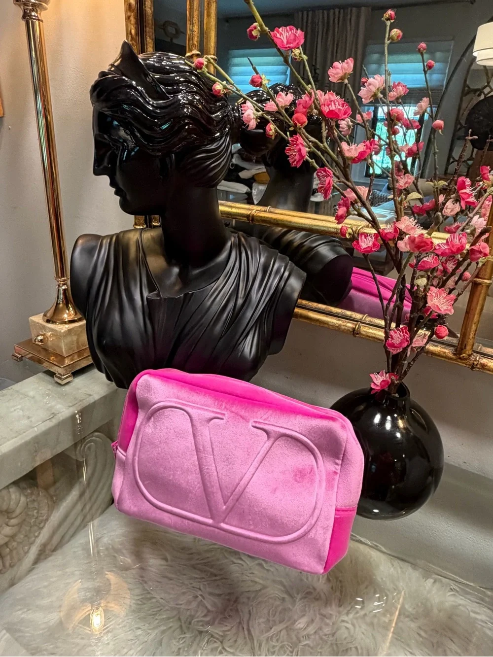 Valentino Parfum GWP Pink V Logo Velvet Pouch